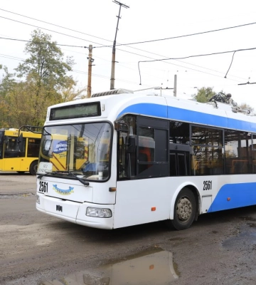 Мер Дніпра розповів як місто налагоджує комунальні автобусні перевезення