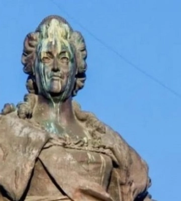 В Одессе демонтируют памятник Екатерине II — ОВА