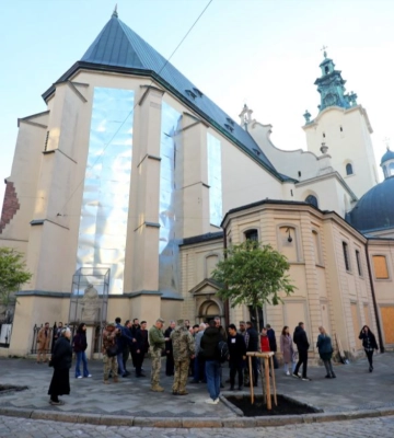 У центрі Львова висадили нові дерева