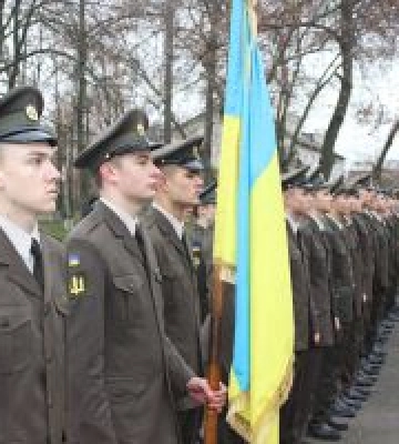 Першокурсники, вдруге евакуйовані, склали присягу