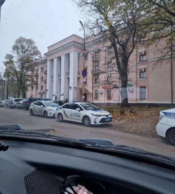 У Дніпрі у готелі “Південному” знаходився невідомий зі зброєю: усі подробиці