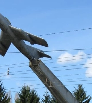 Мерія Тернополя продала демонтований радянський літак за 300 тис. грн