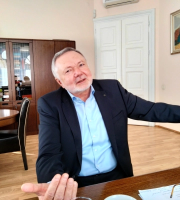 Козицькі видобуватимуть бурштин у Рівненській області і робитимуть прикраси