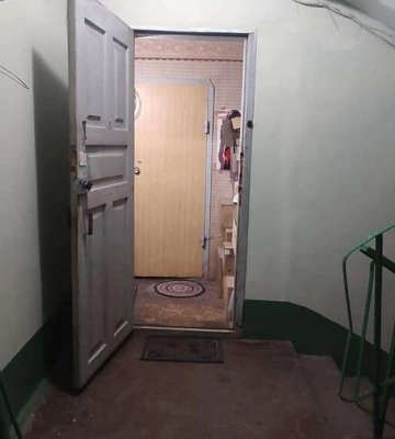Простежили від обмінника: у Дніпрі у дідуся відібрали близько 4 тисячі доларів