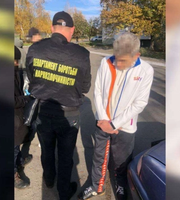У Дніпропетровській області чоловік створив нарколабораторію у гаражі
