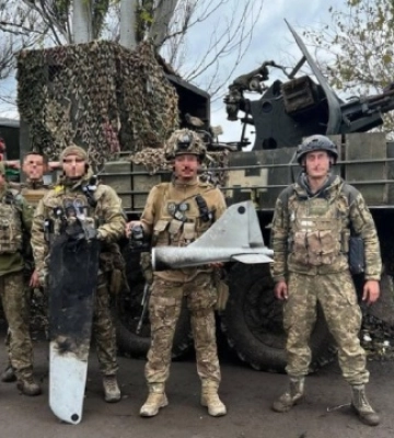 Украинские десантники приземлили российский беспилотник &quot;Орлан-10&quot;. Видео
