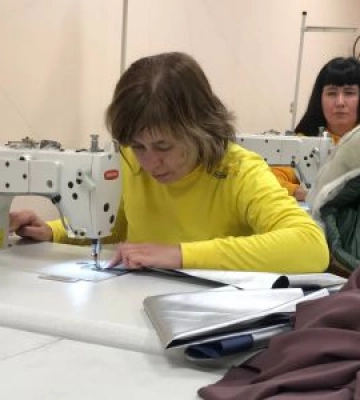 У Дніпрі шиють спальники, але мріють про авторські сорочки