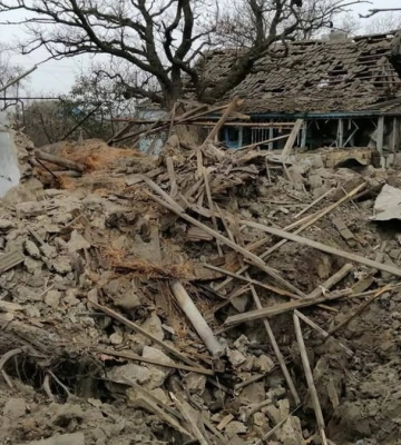 Окупанти влучили в житловий будинок у селищі на Херсонщині, одна людина загинула - К.Тимошенко