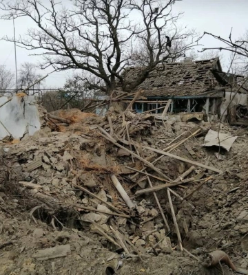 Окупанти влучили в житловий будинок у селищі на Херсонщині, одна людина загинула - К.Тимошенко