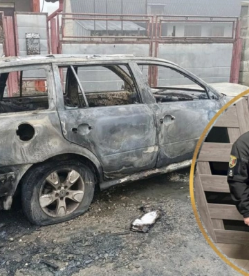 Автівка згоріла вщент: на Закарпатті чоловік підпалив авто свого односельця (ФОТО)