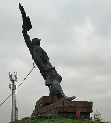 Пам&#039;ятник «визволителям» в Ужгороді біля українсько-словацького кордону...ВСЕ!