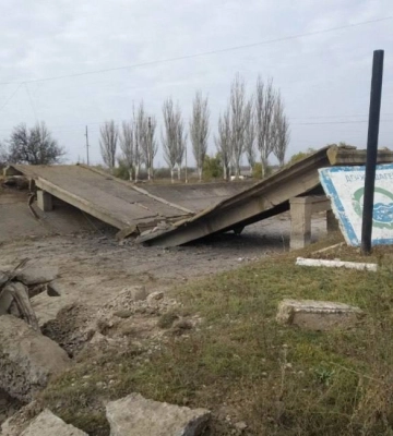 Низку мостів біля Херсону підірвали — соцмережі