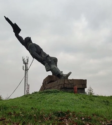 В Ужгороді знесли пам&#039;ятник &quot;визволителям&quot;