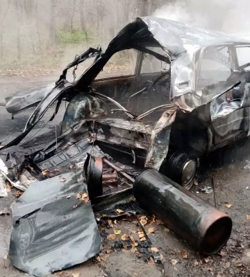 В Днепровском районе во время движения в легковушке взорвался газовый баллон: фото