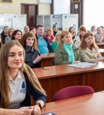 Працівник перебуває за межами України та використав 90 днів відпустки без збереження заробітної плати. Дії роботодавця?