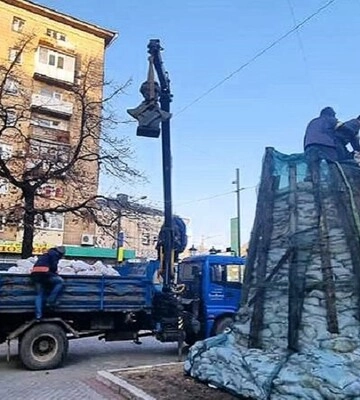 В Харькове демонтировали памятник Пушкину