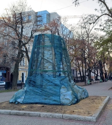 В Харькове демонтировали бюст Пушкина