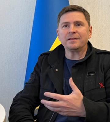Про вихід військ рф із Херсона говорити зарано – Подоляк