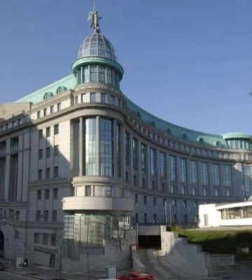Постріл у совість: що не так із продажем офісу «Аркади»