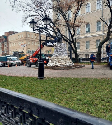 У Харкові Гоголя відправляють за Пушкіним (фото, відео)