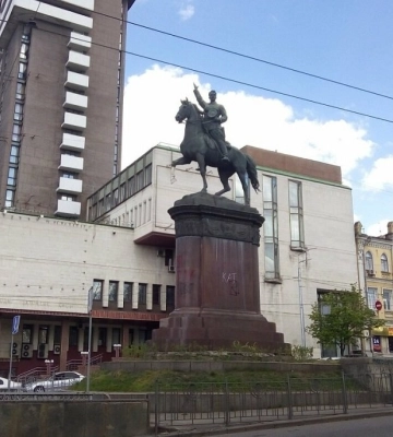 У столиці демонтують пам’ятники Щорсу і Ватутіну