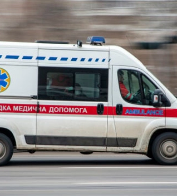 У Києві чоловік впав у ліфтову шахту і травмувався