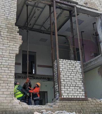 На Харківщині відновлюють лікарню, зруйновану навесні 