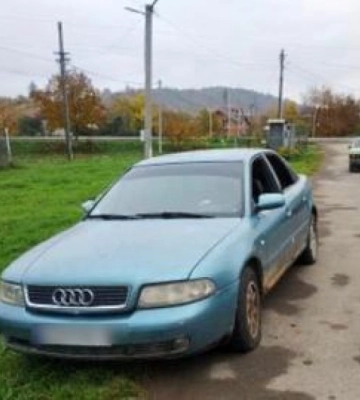 34-річний мукачівець відбуксирував припарковане авто і сховав у дворі друга