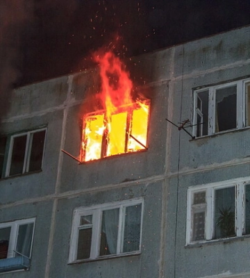 У Запоріжжі сталася пожежа у багатоповерхівці на Космосі