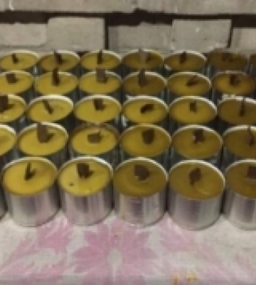 Пасічники з Луцької громади передали віск на виготовлення окопних свічок