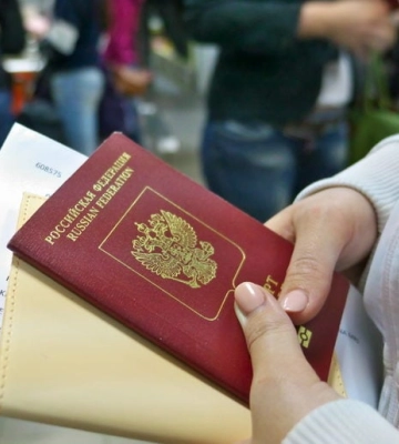 ЕС не будет признавать российские паспорта, выданные на оккупированных территориях Украины