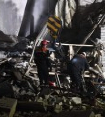 Ракетний удар по багатоповерхівці в Миколаєві: є жертви та поранені