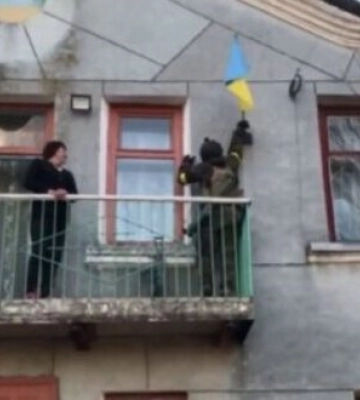 Воїни 59-ї ОМБр імені Якова Гандзюка підняли синьо-жовтий стяг у визволеному Благодатному на Херсонщині. ВIДЕО