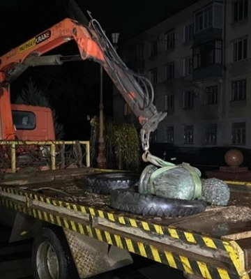 В Житомире демонтировали памятник Пушкину
