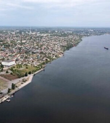 Покинуті загарбники в Херсоні перевдягаються в цивільне і ховають зброю