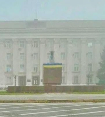 В центре Херсона появился украинский флаг