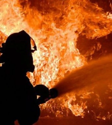 У Запоріжжі та Вільнянську рятувальники гасили пожежі у житлових будинках