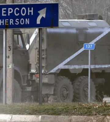 Втеча з Херсона: у міноборони РФ стверджують, що перекидання військ на лівий берег завершено