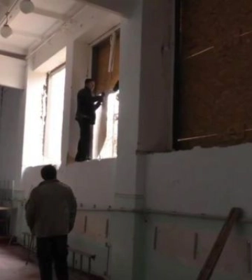 У Запорізькій області ремонтують школу, яка постраждала від ракет окупантів - відео