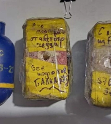Покинуті загарбники в Херсоні перевдягаються в цивільне і ховають зброю