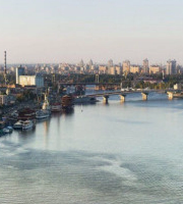 Прокуратура вимагає повернути громаді столиці землі вартістю понад 816 млн гривень на вулиці Набережно-Хрещатицькій