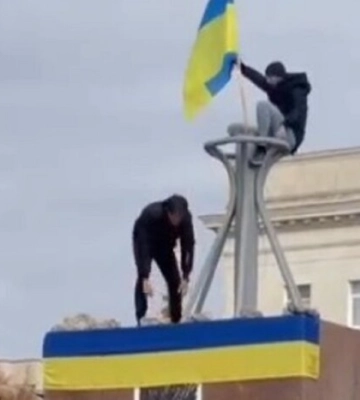 У Херсоні лунає «Слава Україні!». Зворушливі фото та відео з міста 