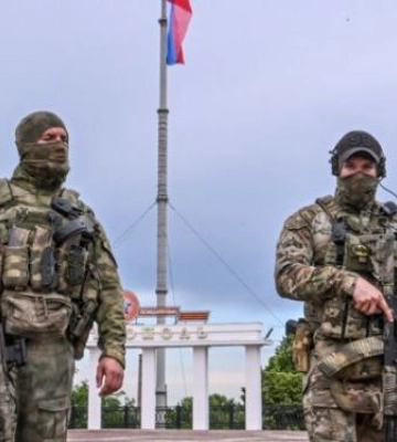 В окуповане місто Запорізької області завозять російських пропагандистів