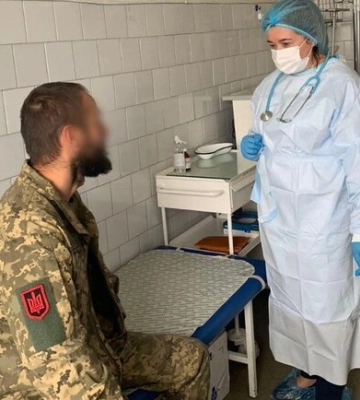 COVID-19 на війні: у Дніпрі врятували українського бійця з 80% поразкою легень