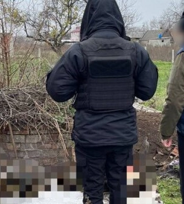 В освобожденном поселке Херсонской области обнаружены останки гражданских с переломами черепа. ФОТО