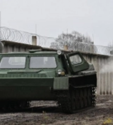 Залізобетонний паркан з колючим дротом: на Волині укріплюють кордон із Білоруссю