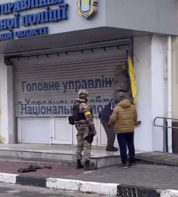 Продлится несколько недель: Нацполиция начала зачистку освобожденного Херсона (видео)