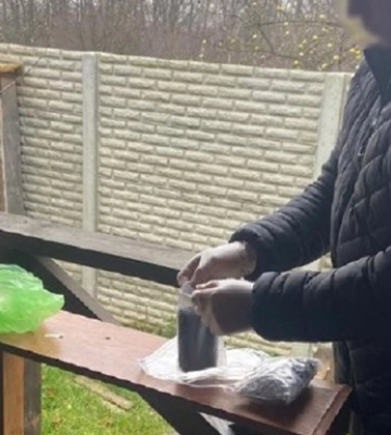 В Харькове задержали мужчину с более 200 пакетами трамадола и марихуаны