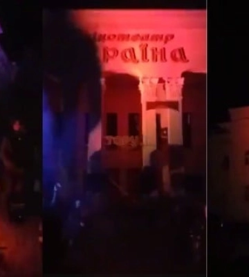 Щасливі херсонці співають гімн України: що відбувається у звільненому місті