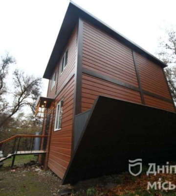 У парку Зелений Гай відкрили перший у Дніпрі будинок «Догори дриґом»